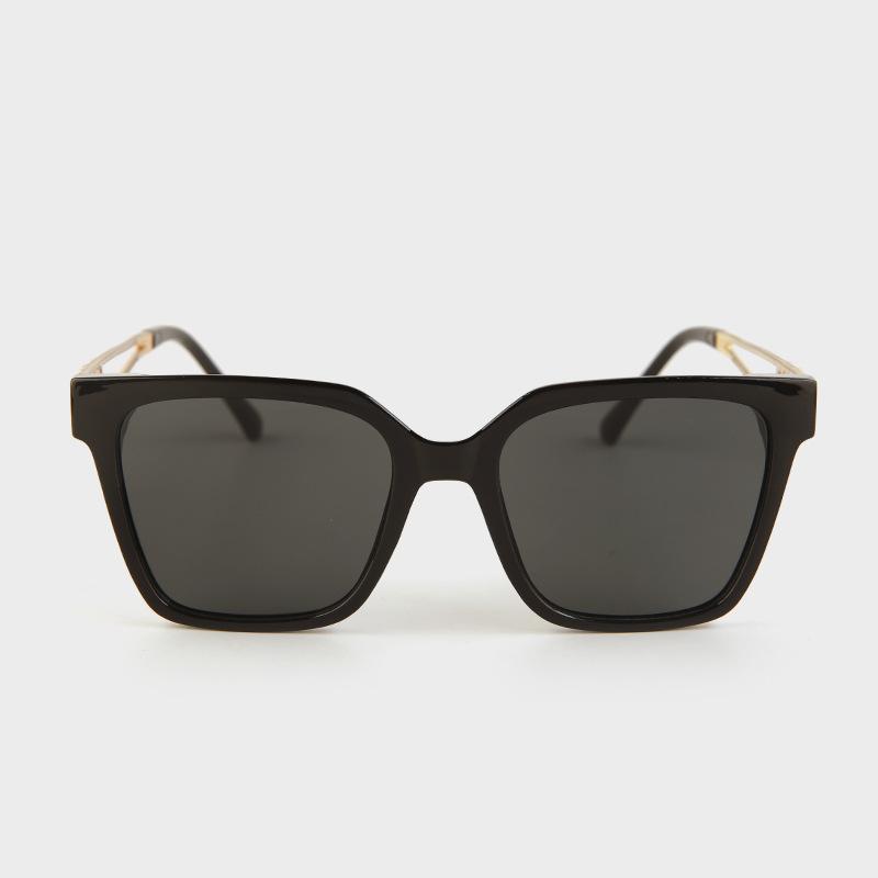Square Frame Hollow Out Sunglasses for Men Women Brand Design Fashion Vintage Metal Golden Sun Glasses Unisex Eyewear