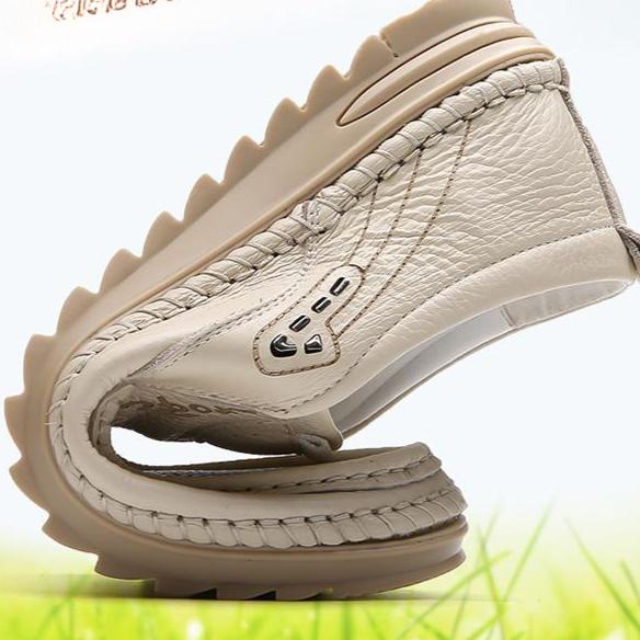 Designer Slip-on Herren Kleid Loafers Frühling Herbst Weiche Sohlen Männliche Fahrschuhe Mode Einfarbige Lederschuhe Männlich