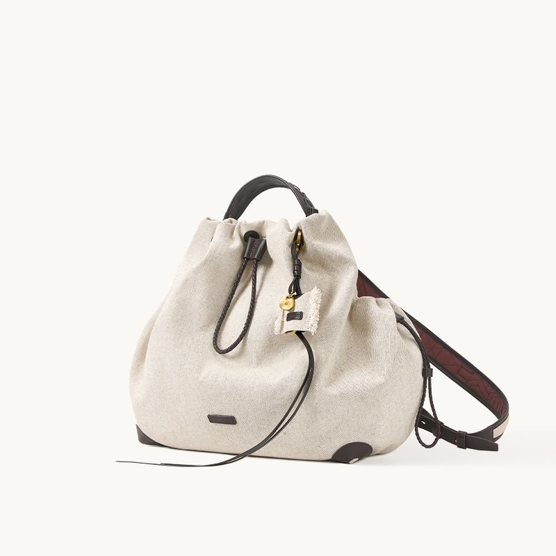 

Ballcsisterk Celebrity Same Style Vintage Backpack Female 2025 Spring/Summer New Arrival Large Capacity Work Clothing Computer Bag White Tea Medium