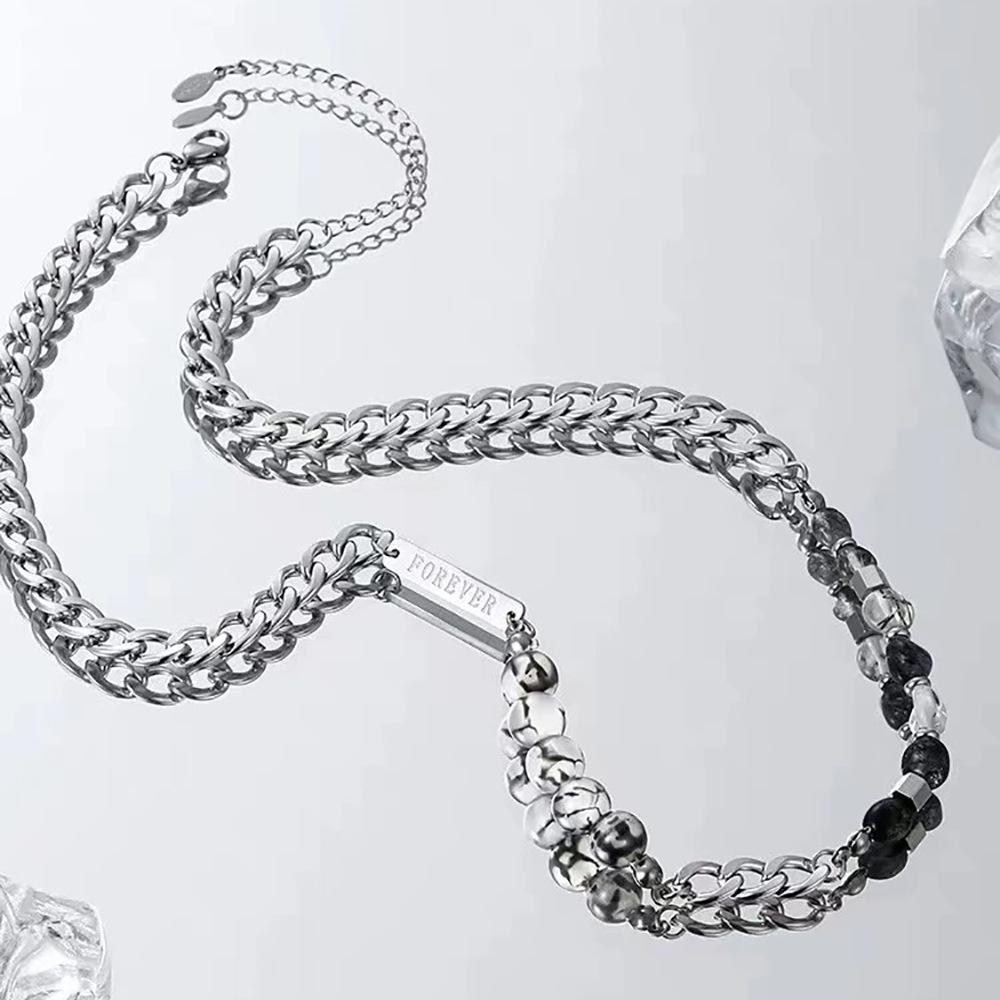 Collier Carré Marque Cristal Noir et Blanc Épissage Acier Titane - Chaîne Pull Haut de Gamme Tout-Allant