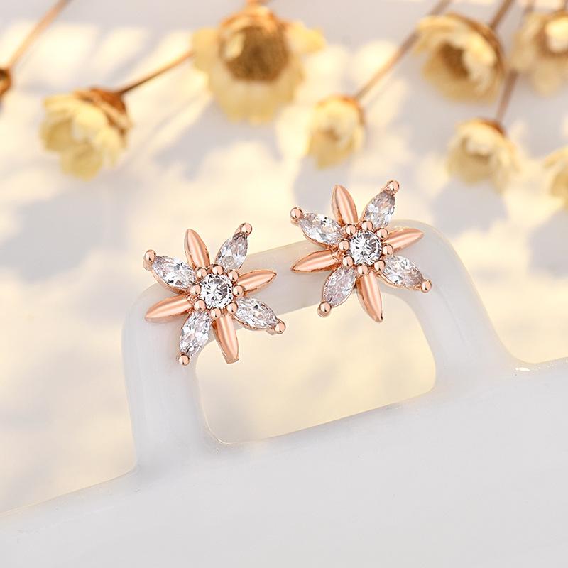 

Новинка Серьги, инкрустированные циркониевыми бриллиантами, простые и изысканные мини-серьги