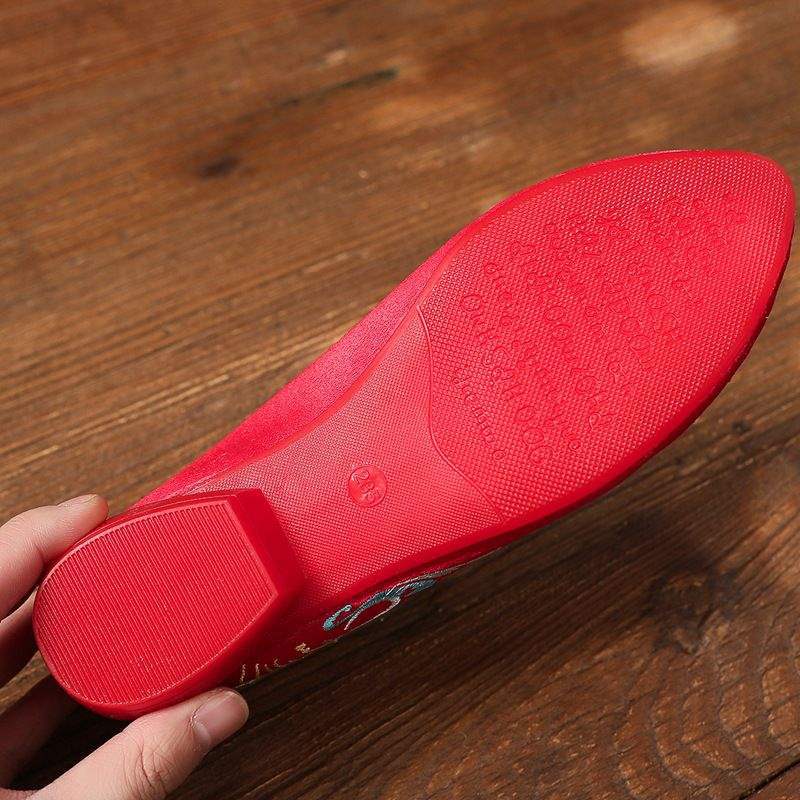New Red Xiuhe Embroidered Shoes Women's Retro Old North Cloth Shoes Ethnic Style Chinese Wedding Shoes Women's Single Shoes Bride Shoes