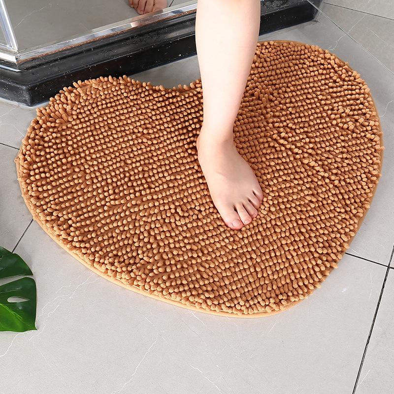 

Inyahome Chenille Non-Slip Bathroom Rug Love Shaped Shag Shower Mat Machine-Washable Bath Mats Lovely Heart Soft Microfibers 40x50cm