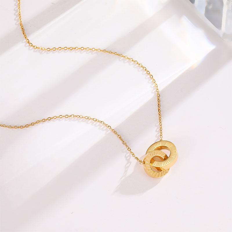 Elegant Titanium Steel Interlocking Necklace – Summer Luxury Clavicle Chain for Women, Versatile Celebrity-Inspired Accessory
