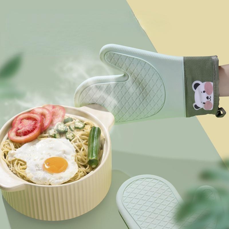 Thickened Insulation and Anti Scald Gloves, Kitchen Oven, Silicone Gloves, Household Microwave Oven, Baking High-temperature Resistant Gloves Batch