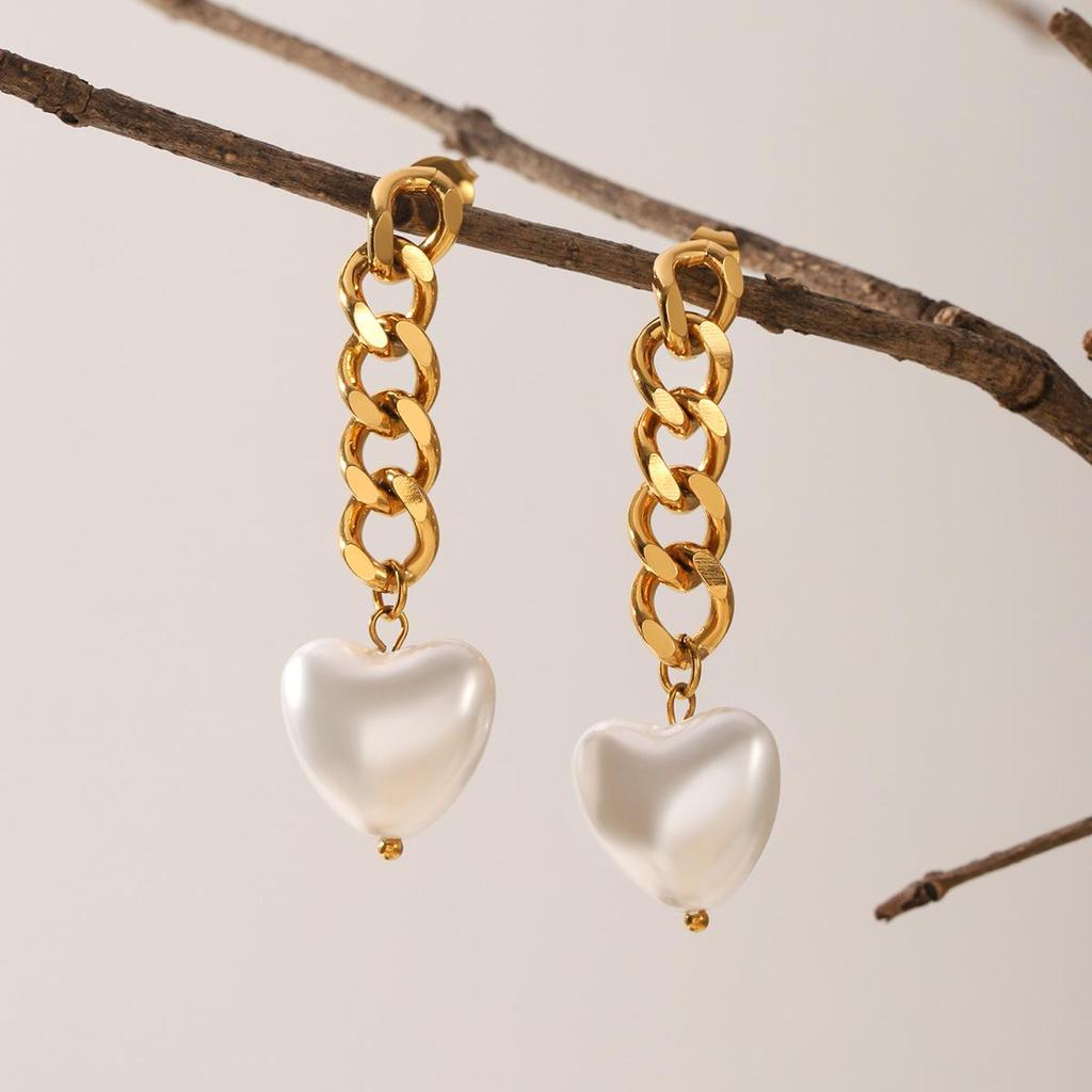 European & American INS Style 18K Gold Heart-Shaped Titanium Steel & Pearl Drop Earrings - Elegant, High-End Love Heart Design.