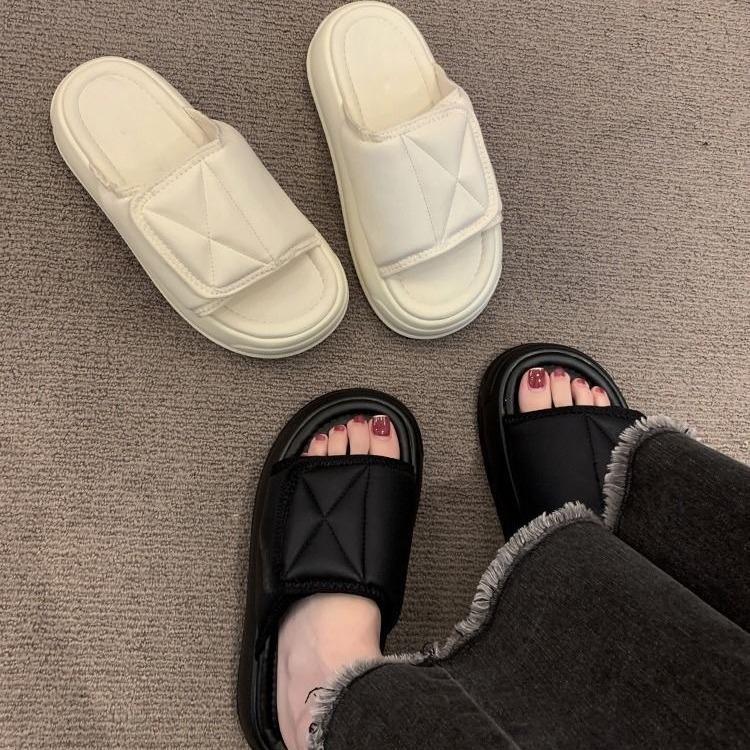 Thick-soled outer slippers women's summer Velcro high-end feeling stepping on shit muffin small non-slip beach cool slippers women