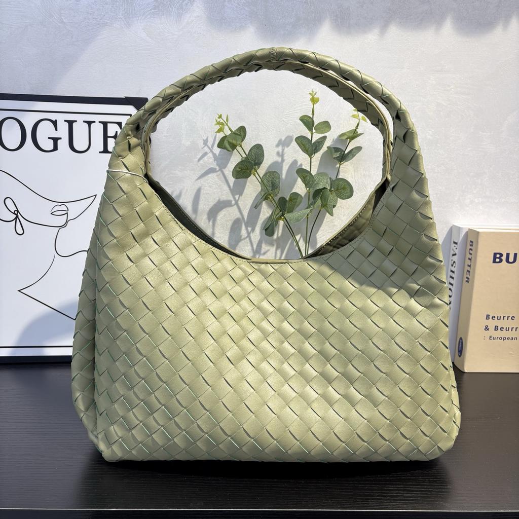 Cross-border bag women's large-capacity 2026 new trendy fashion woven portable bucket bag versatile commuter tote bag