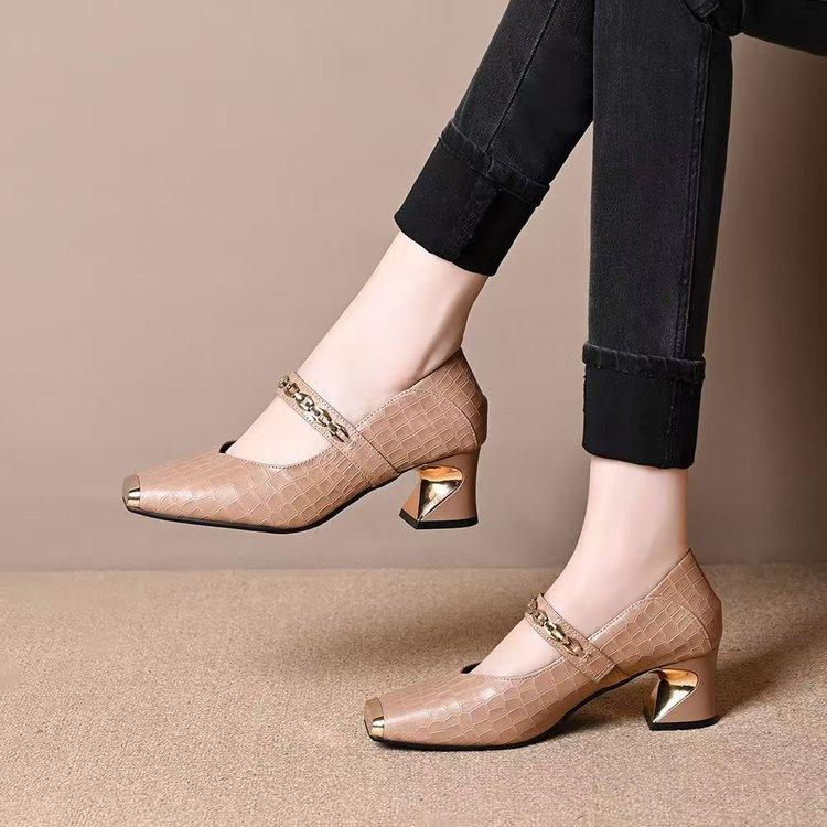 Square head shallow thick heel single shoes autumn new metal chain soft leather medium heel small leather shoes
