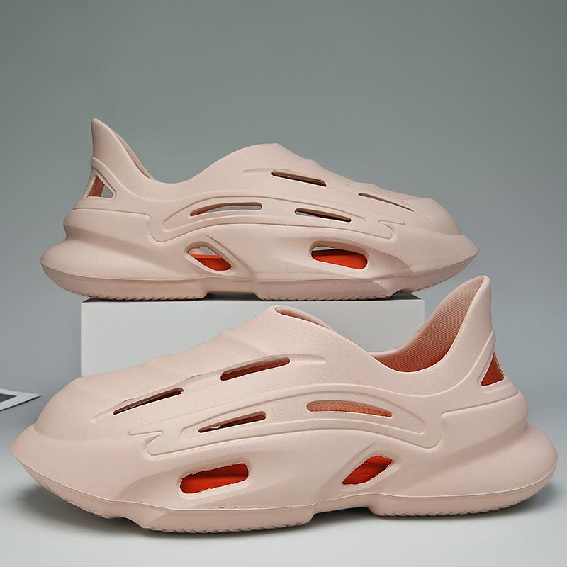 Hole shoes summer new wear stepping on shit trend slippers travel outdoor beach sandals high-end wading shoes