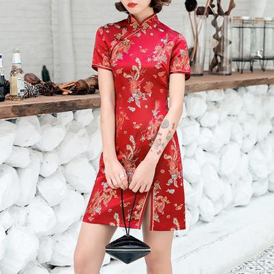 Kadın Cheongsam Kalça Wrap Slim Fit Pürüzsüz Şık Kadın Sahne Performansı için Zarif Geleneksel Nakış Qipao Elbise