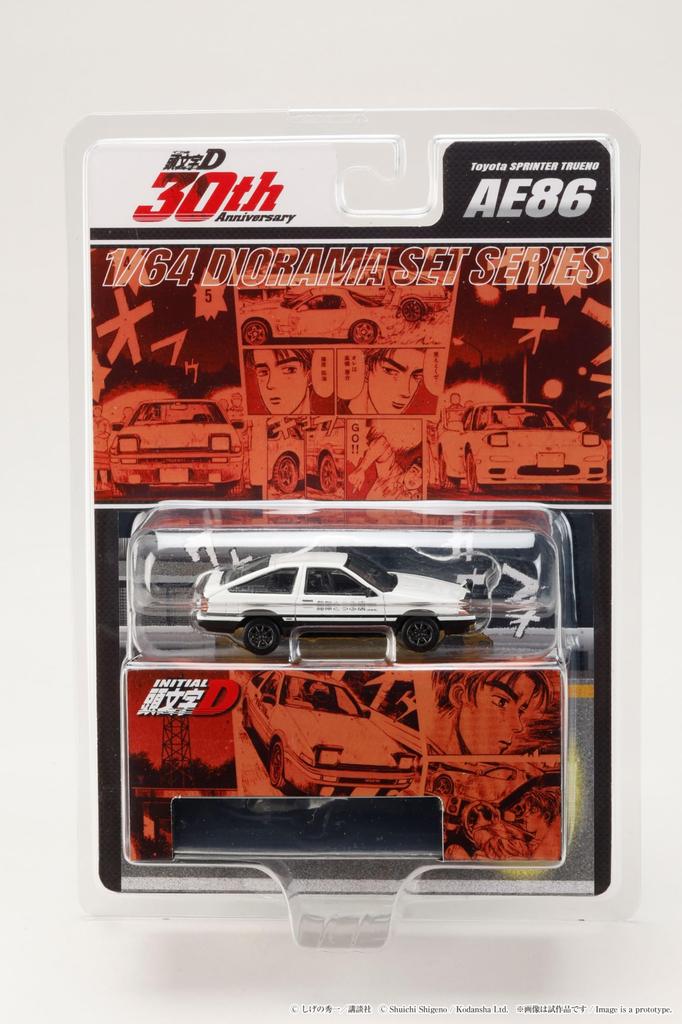 HobbyJAPAN Initial D 30. výročí Blistrové balení Dioráma Set Série 164 Toyota SPRINTER TRUENO (AE86)  Initial D Takumi Fujiwara VS Keisuke