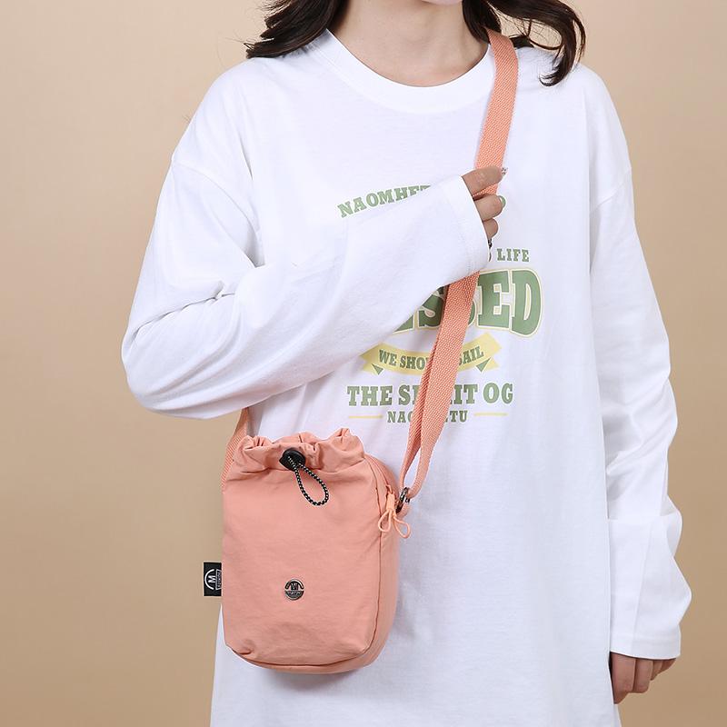 Commuter Kettle Shoulder Bag Women's Lightweight Outdoor Sports Mobile Phone Crossbody Bag Drawstring Small Square Bag