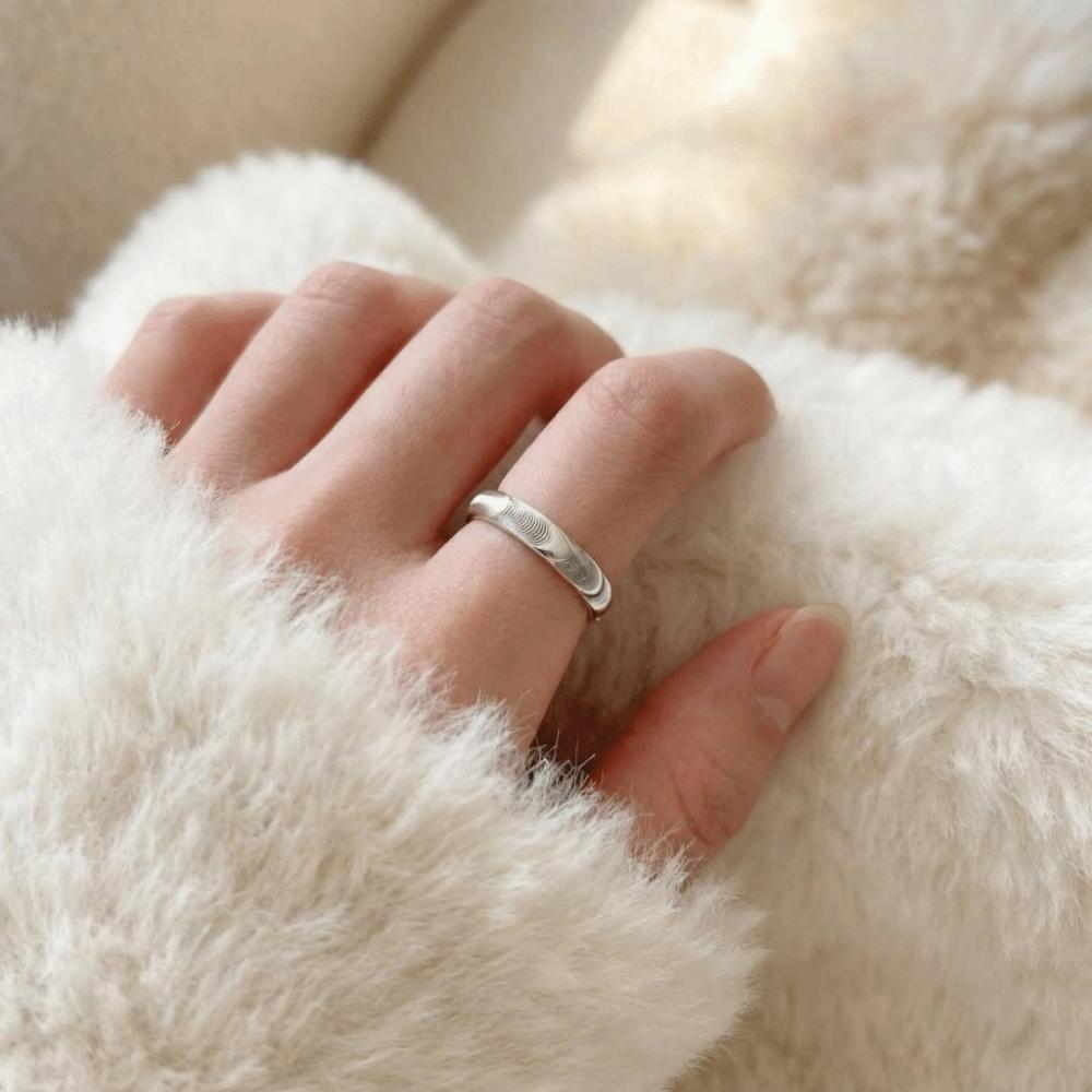 Light Luxury Couple Titanium Steel Ring Simple Valentine's Day Gift Cat Eye Plain Ring  Girls