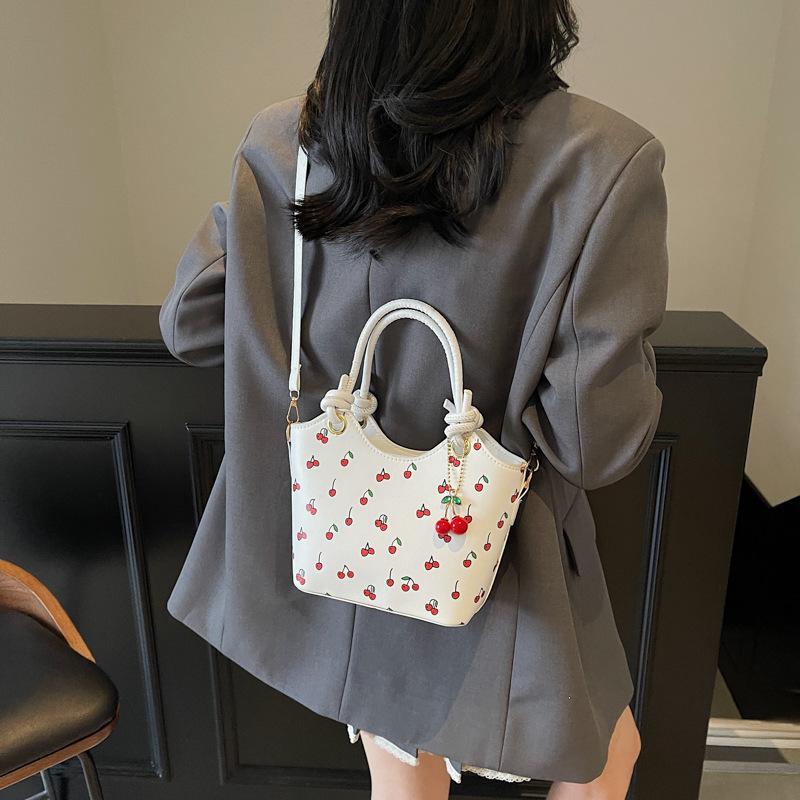 Hong Kong Style Retro Design Bag 2025 New Trendy Fashion Cherry Print Crossbody Bucket Bag Contrasting Color Texture Shoulder Bag