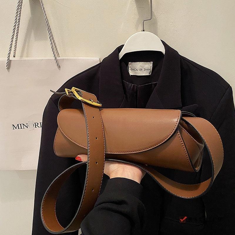 Premium French niche underarm bag women's autumn and winter new fashion retro cylinder bag shoulder baguette bag