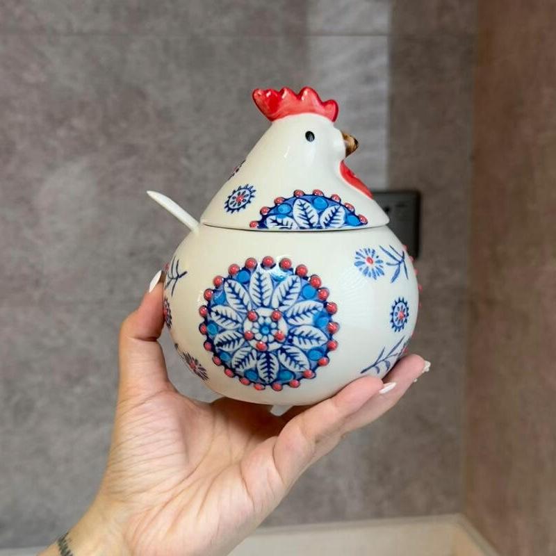 Cute Simple Little Chicken Seasoning Jar Creative Underglaze Painted Hand-painted Household Ceramic Container with Lid and Spoon 400ml
