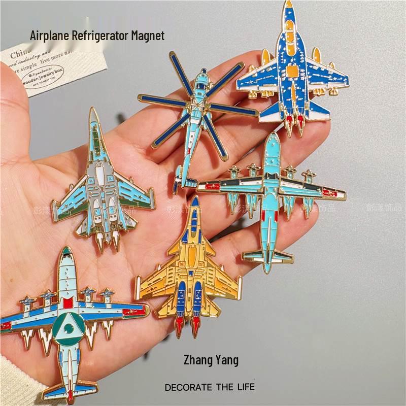Magnete in Metallo per Caccia J-15: Accessorio e Regalo per Parate Militari Aeree e Appassionati di Aviazione
