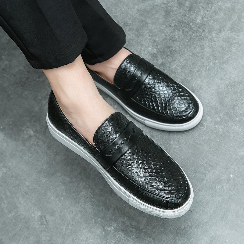Leather Shoes Men's Autumn Low-top Casual Fashion Board Shoes Men's Fashion British Business Large Size 46 Sets of Foot Loafers