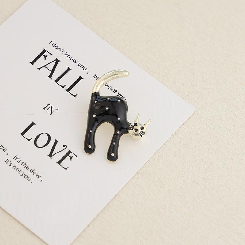 Creative Black White Enamel Cat Brooches For Women Girls Fashion Cartoon Cute Kitten Animal Brooch Clothing Accessories Jewelry