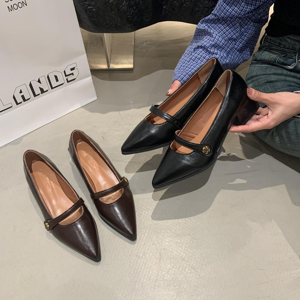 Women European Style 3cm Low Heels Pumps Lady Plus Size 34-40 Grip Pattern Retro Temperament One Character Strip Heels Bow Shoes