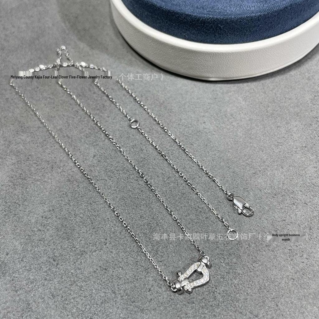 18K Rose Gold Horsebit Necklace with Diamond Inlay for Women