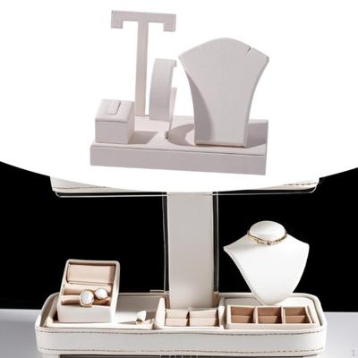 Schmuckherstellung – Verpackung & Präsentation von Schmuck