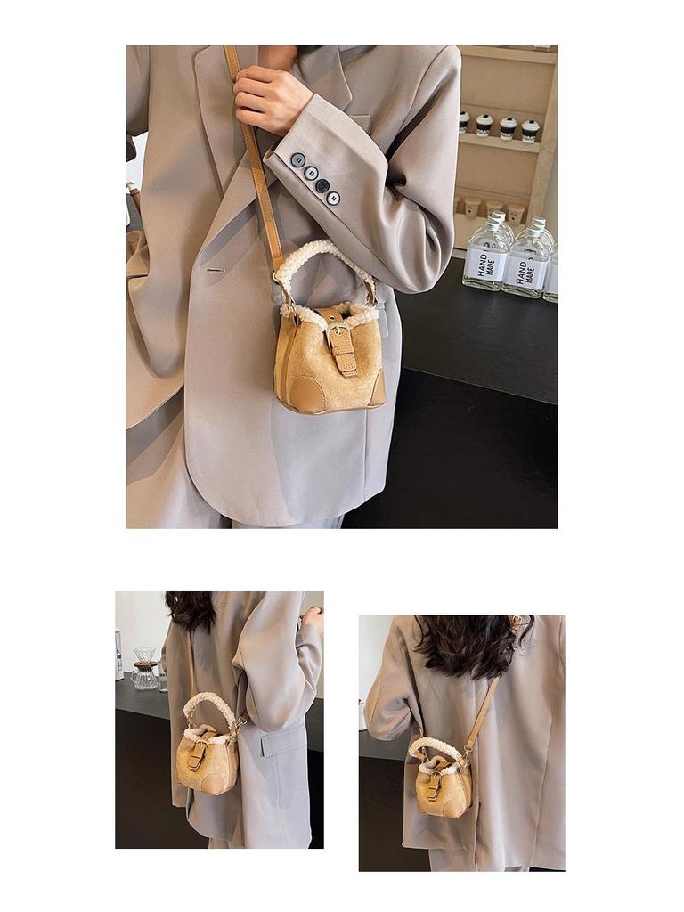 Y2K Retro Plush Crossbody Bucket Bag: Women's Mini Handbag with Frayed Edge, Versatile for Autumn and Winter