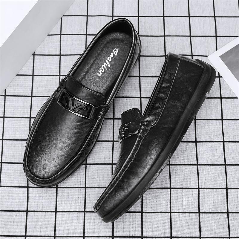 Fashion Casual Leather Men Slip On Shoes Italian Soft Loafers Handmade Moccasins Breathable Comfy Boat Shoes Business Male Driving Shoes