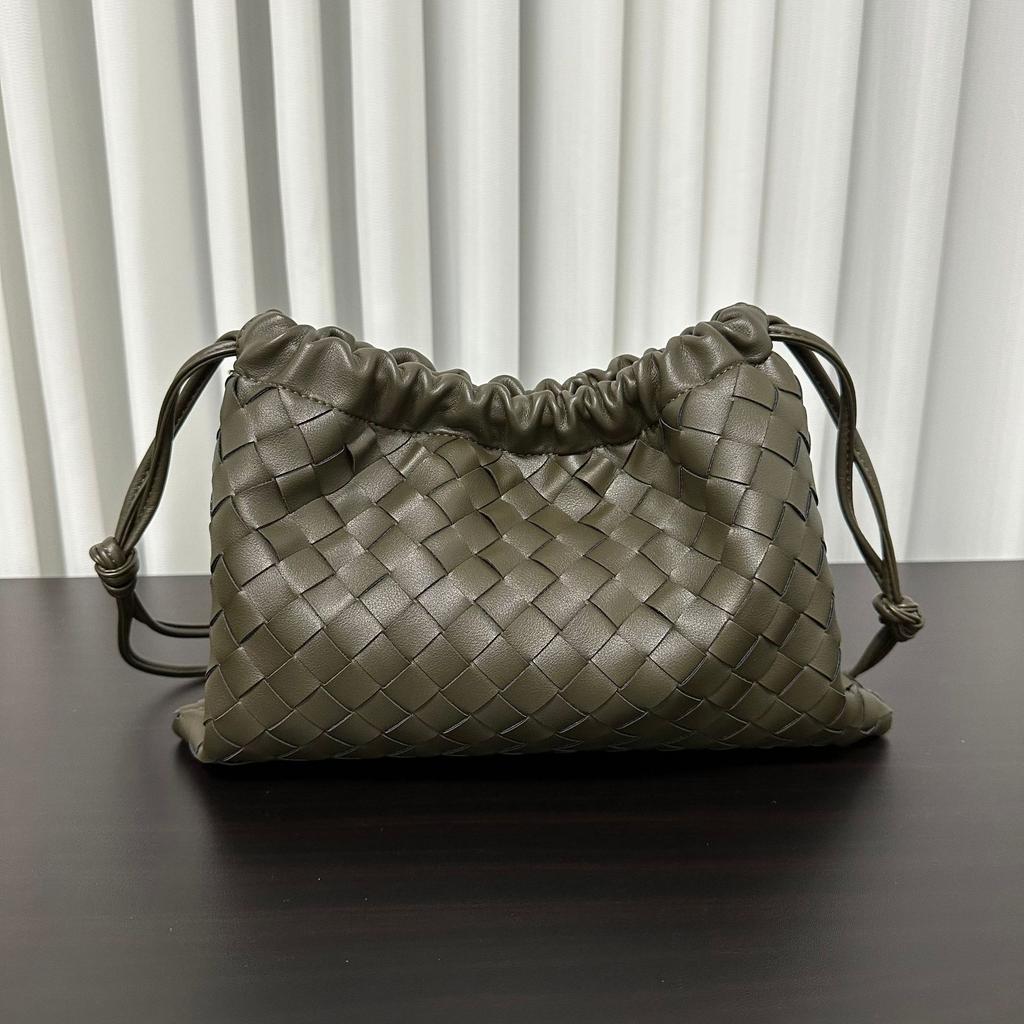 2024 New cowhide woven armpit bag large-capacity commuter bag versatile leather crossbody shoulder woven women's bag