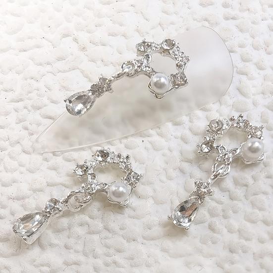 3Pcs Nail Charms Sparkling Stunning Visual Effect Ultra-Light Creative Shape Wide Application DIY Alloy Shiny Bow-knot Rhinestone Nail Art Decorations
