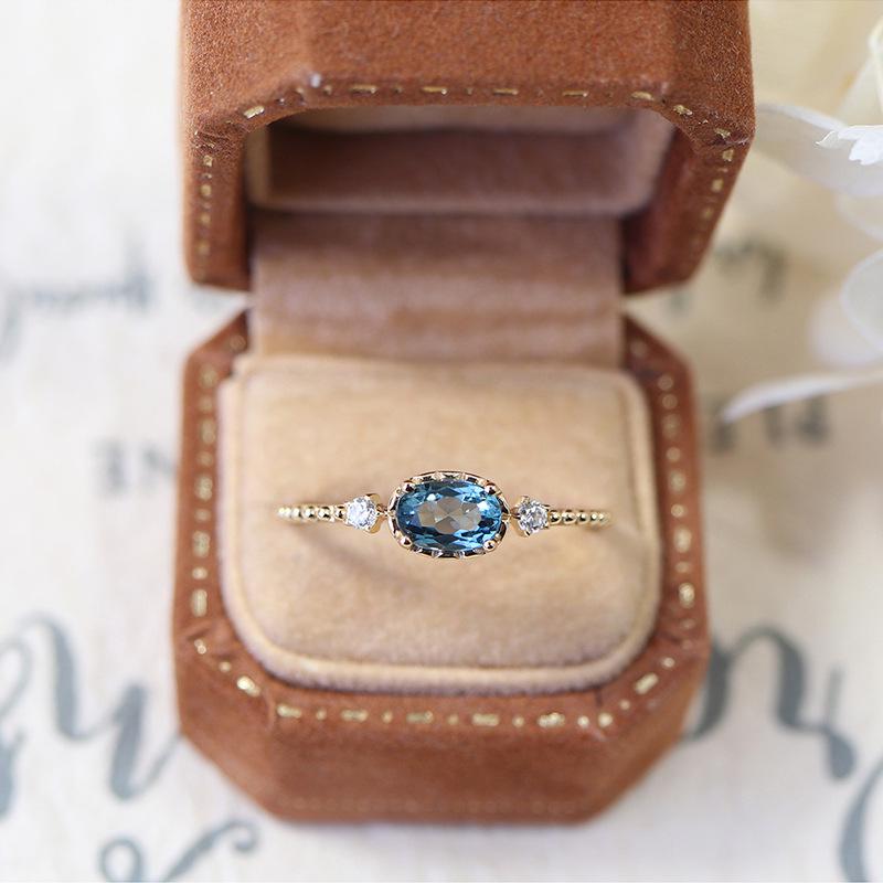 Smoky Topaz and Oval London Blue Sapphire Japanese Light Luxury Ring