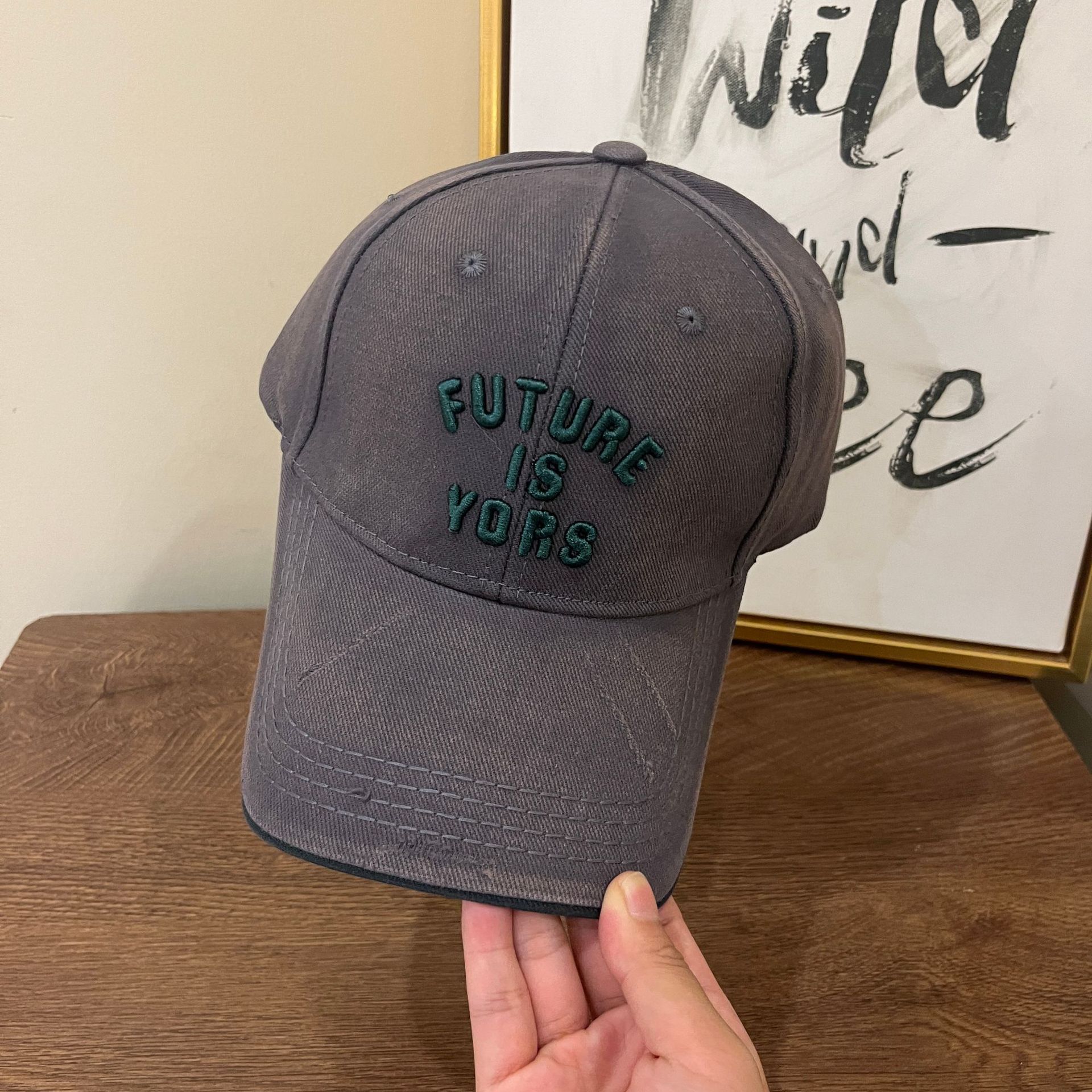 

Hard top baseball cap women s 2025 autumn and winter new face small visor student couple face small cap man M（56-58cm）