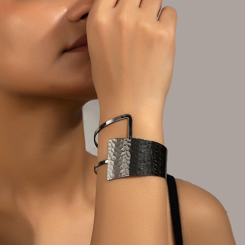 Unique Open Cuff Bracelet for Women Girls Adjustable Size Wristband Hiphop Exaggerated Jewelry Fashionable Wristwear
