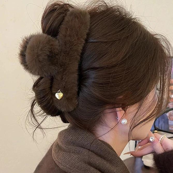 13cm Fluffy Plush Large Hair Claw Clips for Women Girls Big Crab Hair Clip Cute Plush Ponytail Holder Hair Accessories Headwear
