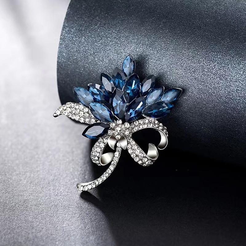 Blue Crystal Elegant Korean Flower Brooch - High-End Suit Pin and Outerwear Accessory