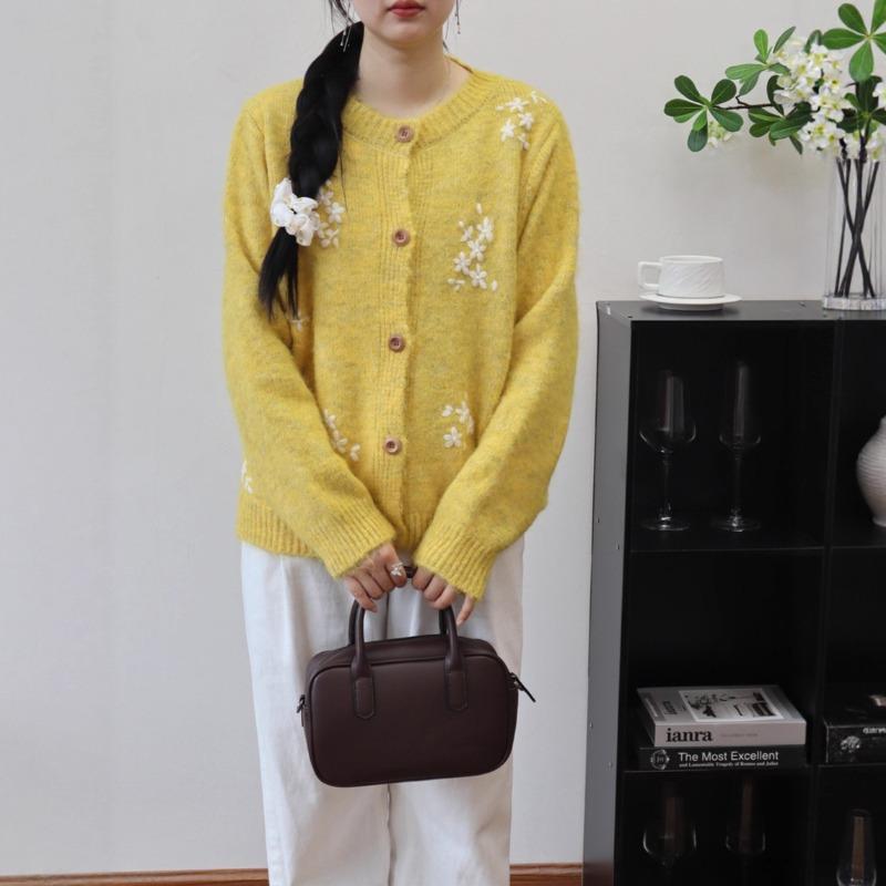 Crew Neck Loose Embroidered Knitted Cardigan Autumn and Winter New Soft Waxy Sweet Gentle Wind Sweater Jacket Women
