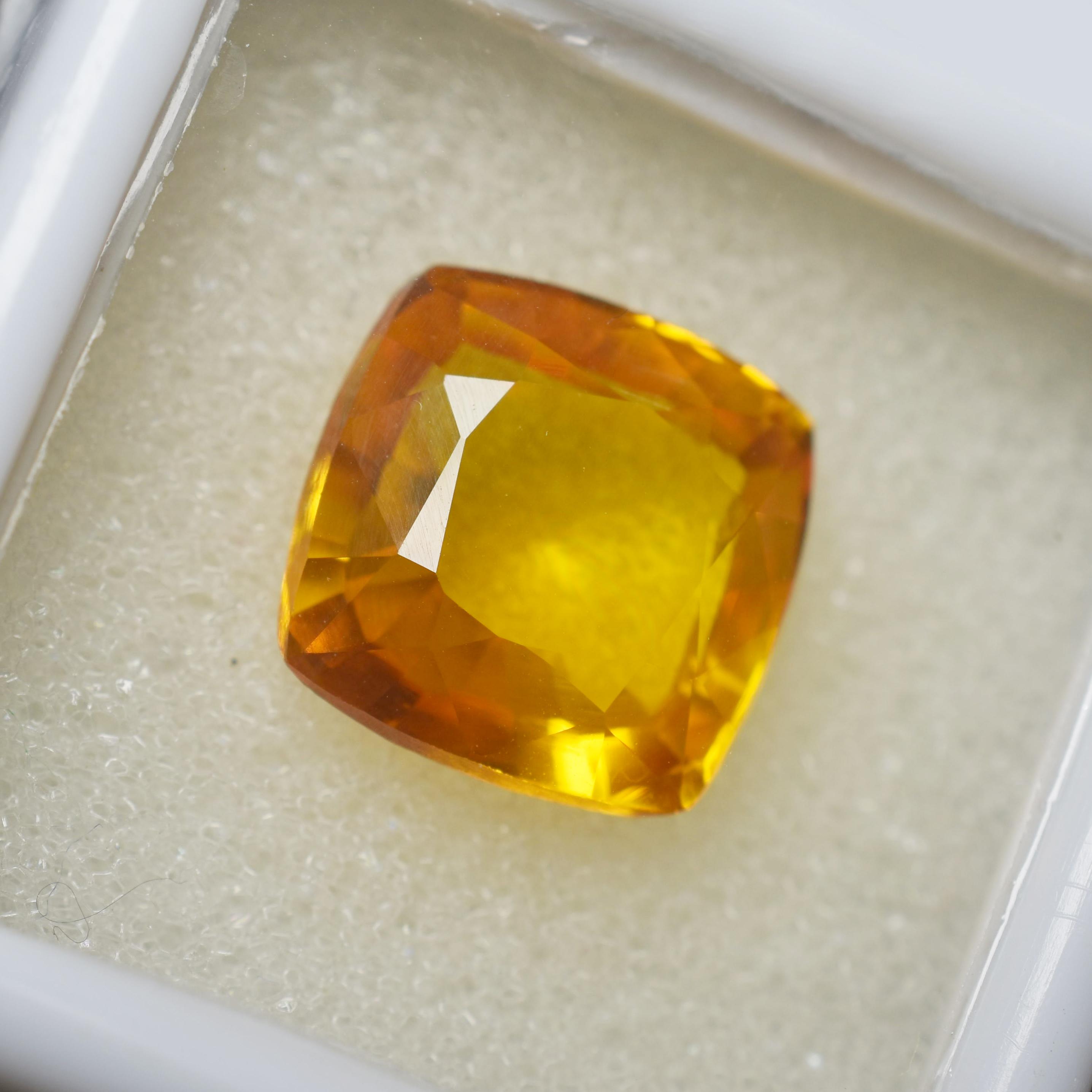 

8.10 Carat Natural Orange Sapphire Square Cushion Cut CERTIFIED Loose Gemstone AM-685 11.1 mm Approx помаранчевий