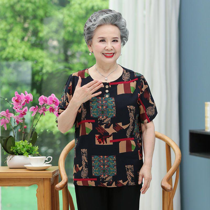 Summer Outfit: Short-Sleeve Top & Pants Set for Women in Their 60s and 70s - Cotton Silk Blend for Middle-Aged and Elderly Comfort
