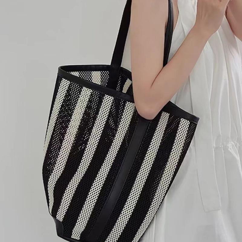 Underarm Contrasting Striped Bucket Bag Women's 2025 New Korean Version Trendy Fashion Large-capacity Shoulder Bag Versatile Women's Bag
