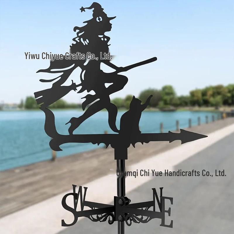 Weather Vane Ornament: Outdoor Wrought Iron Spray-Painted Roof Decoration Metal Craft