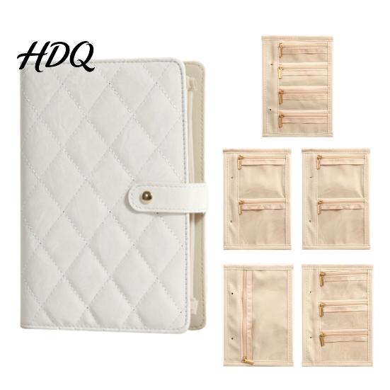 Weiche gesteppte Schmuckaufbewahrungsbox Buch-Set PU-Leder Reise-Organizer mit 5 herausnehmbaren Samtseiten für Ohrringe und Ringe Beutel für Halsketten