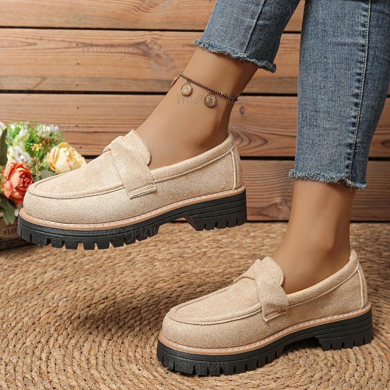 British Style Slip on Suede Leather Shoes Women Vintage Platform Loafers Casual Mid Heel Pumps for Women Comfortable Footwear
