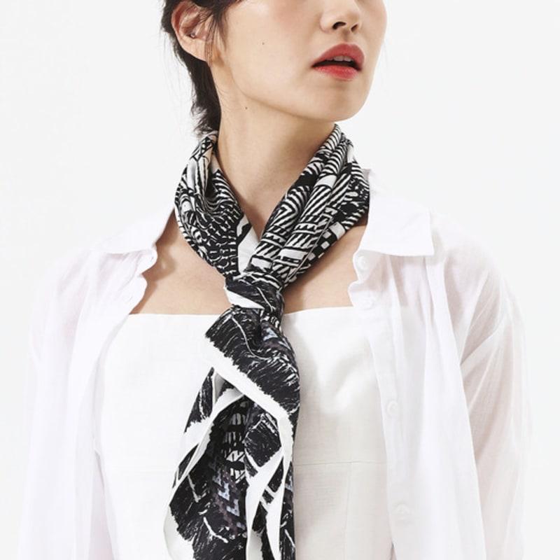 ONSZ Iluzorní gobelínový hedvábný šátek