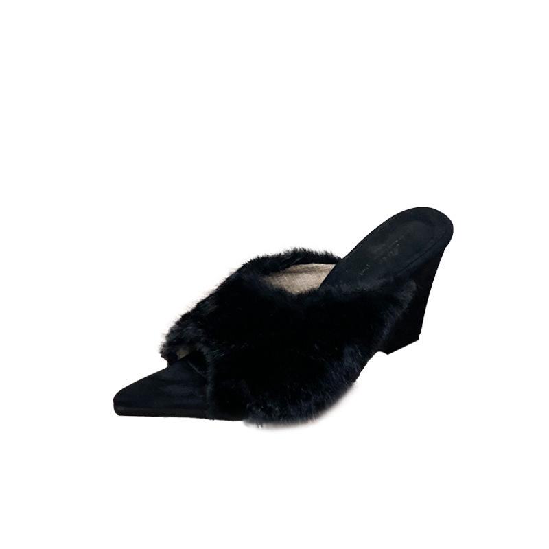 Feeling new fluffy slippers fairy pointed high-heeled slippers 2025 wear autumn and winter slope heel cool slippers woman