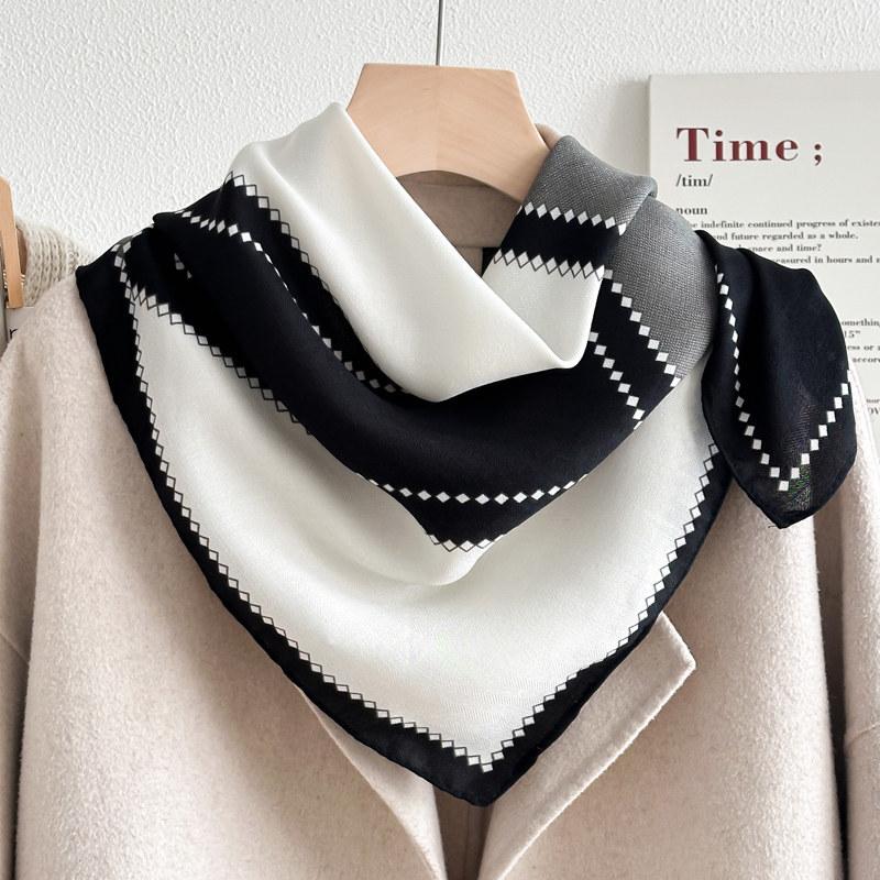 71 Series Neck Cashew Flower Square Scarf Silk Scarf Female Korean Version Versatile Literary and Retro Neck Protection Decorative Small Scarf