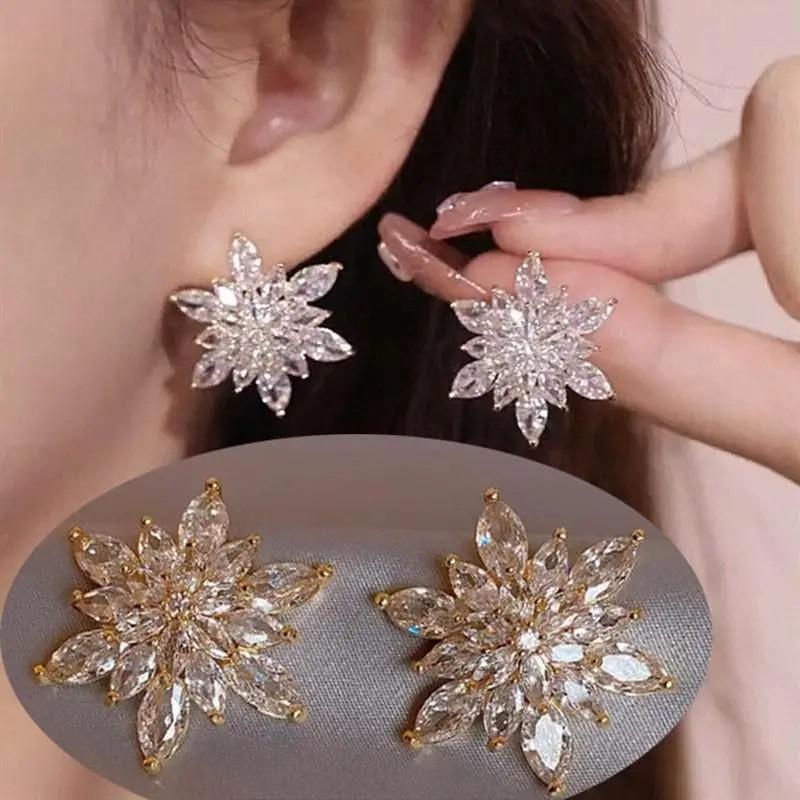 Korean Fashion Crystal Flower Earrings For Women Jewelry Trending New Luxury Women's Zircon Petal Earrings Accessories Gift