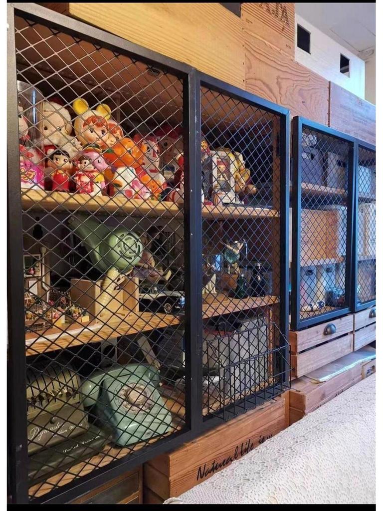 Decoratief Gesmeed IJzeren Gaas: Diamantdraad in Industriële Stijl voor Muren, Plafonds en Scheidingswanden.