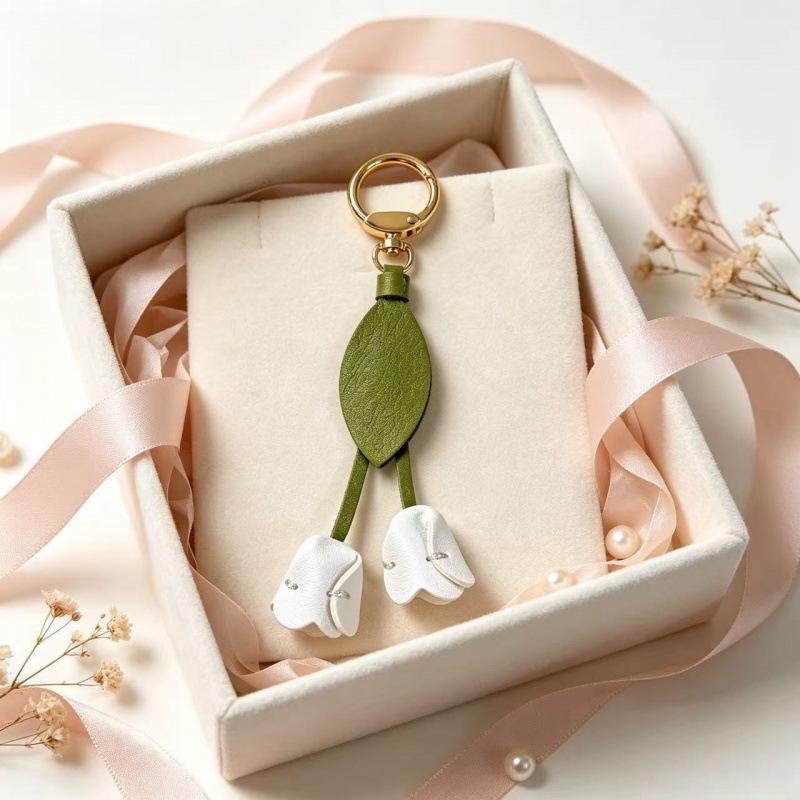 Tulip Pendant Leather Keychain - Flower Charm for Bags