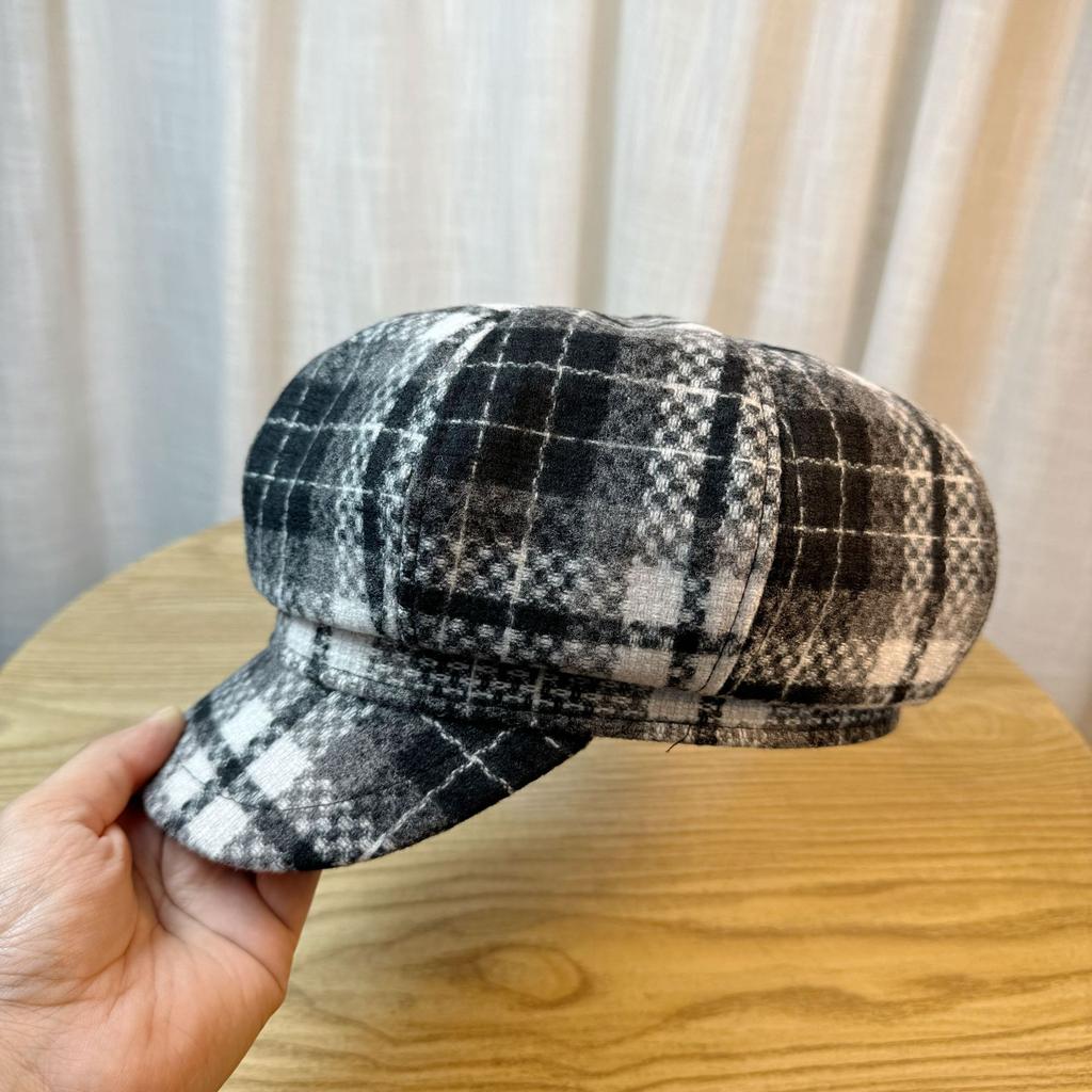 Red Plaid Woolen Octagonal Hat for Women, Autumn and Winter British Retro Beret, New Vintage Newsboy Cap